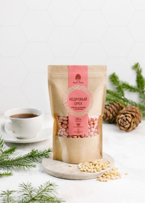 Ядро кедрового ореха в белом шоколаде с клубникой, 150 г