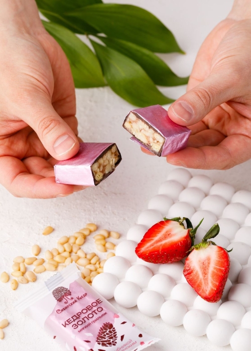 ★ Батончик «Кедровое золото» с клубникой и шампанским, 630 г | шоу-бокс — 18 батончиков