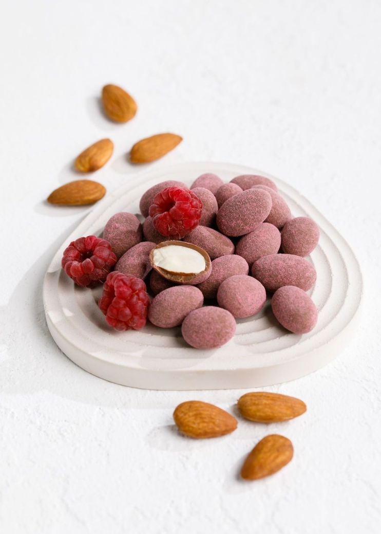 Миндаль в молочном шоколаде без сахара с малиной, 60 г