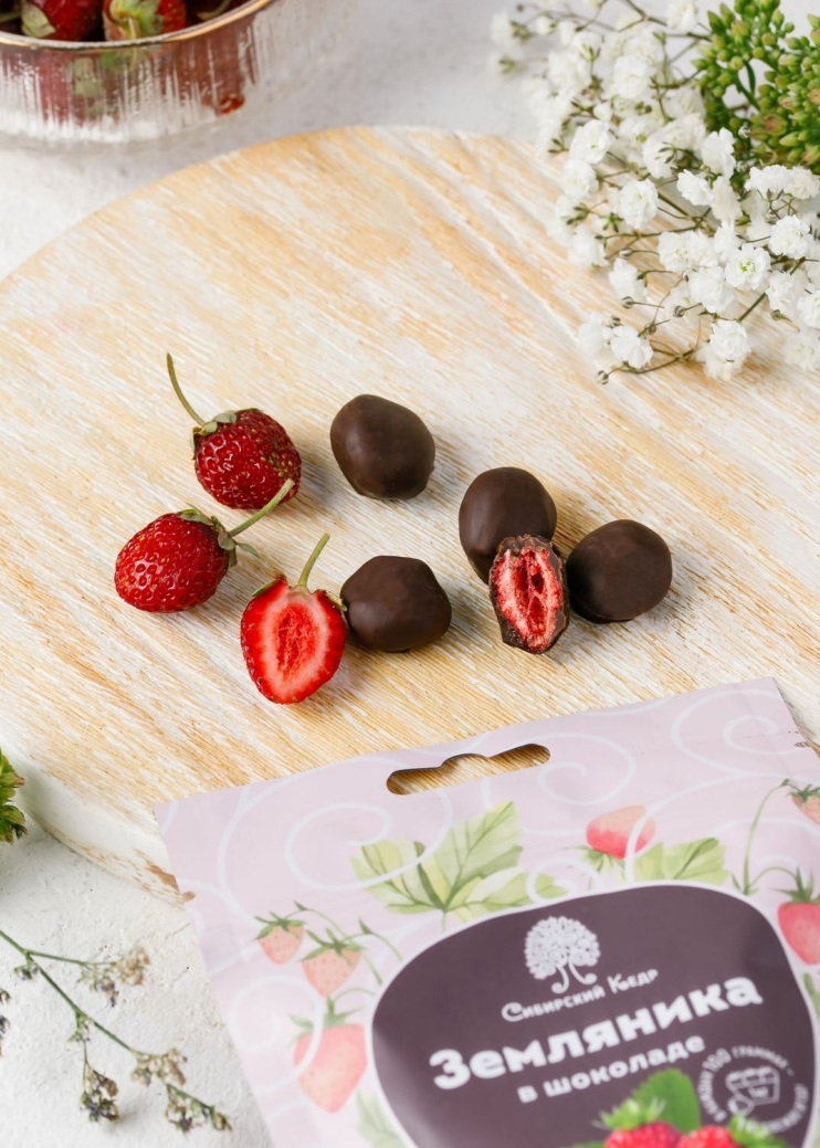 Земляника в шоколаде, 100 г